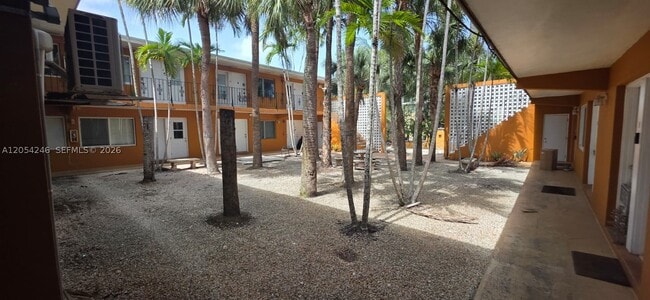 Building Photo - 7901 SW 64th St Unit 4