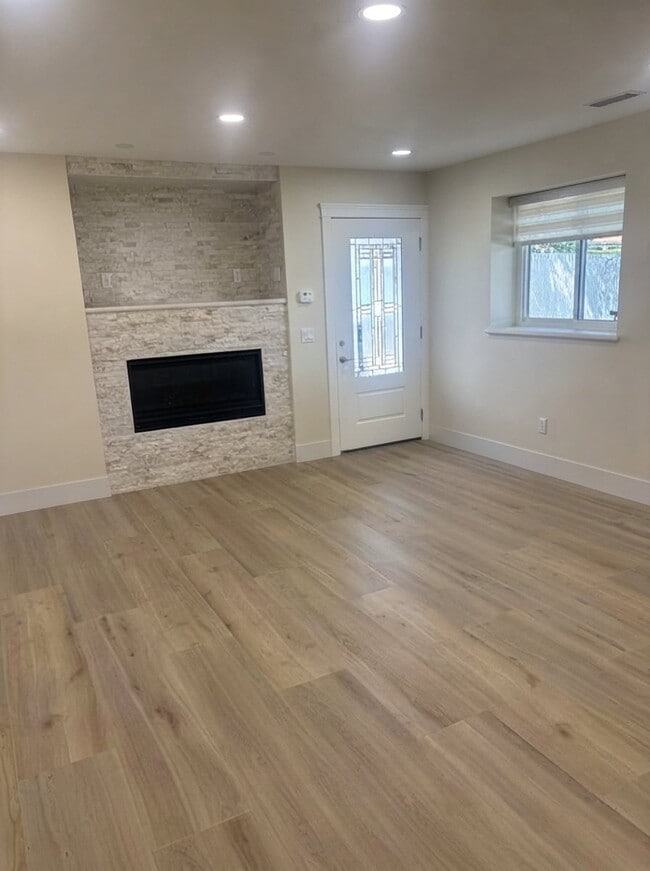 1492 N 160 W