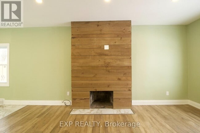 Photo - 1243 Langmuir Ave Unité Main Floor