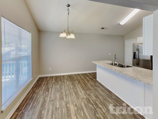 Photo - 337 White Gables Dr