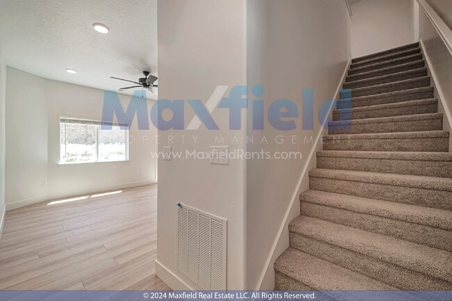 Building Photo - Beautiful Interior Townhouse - 3BD 3BA 2GA