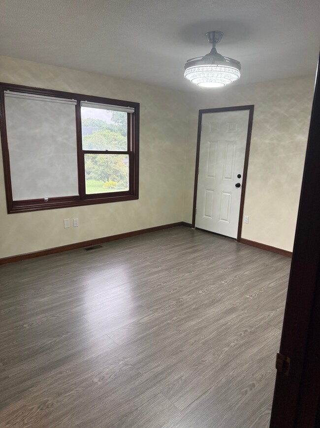192 Hadley Rd