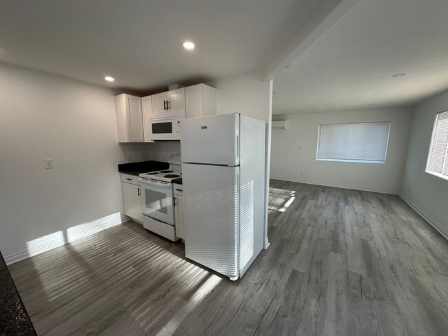 Photo - Very Nice Completely Remodeled 2 Bedroom 1...