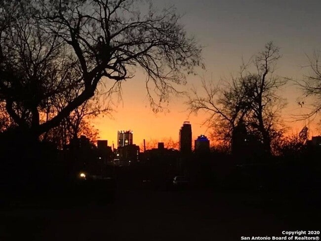 Photo - Fully Restored 2BR Classic Near Downtown Dignowity Hill