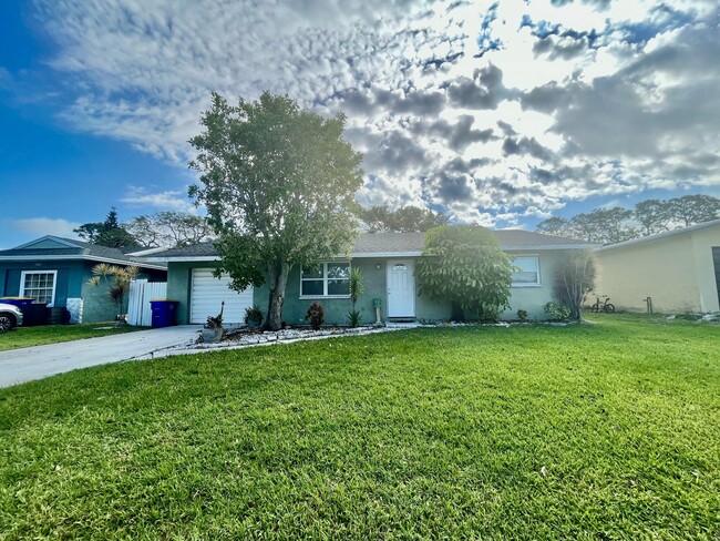 Building Photo - 5619 SE Normandy Ave Rental