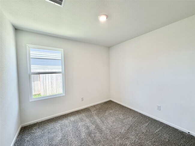 Photo - 40839 Hawthorne Glades St