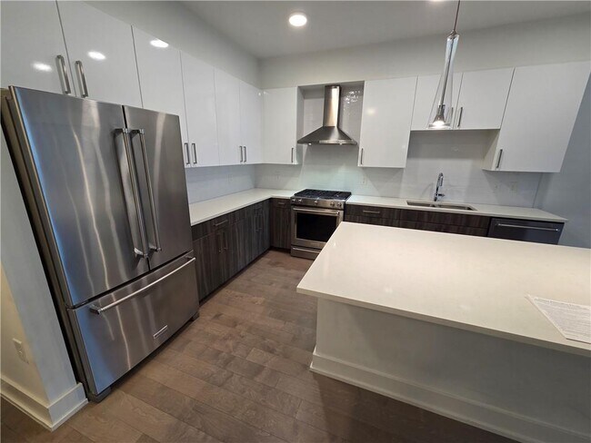 775 Juniper St NE Unit 415
