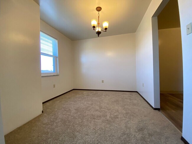Photo - Spacious 2BR at Bellwood Manor! Great Nort... Unidad 206