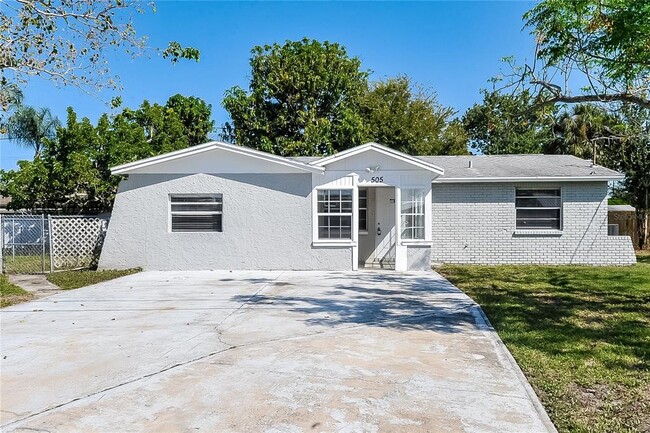 Building Photo - 505 Florida Cir S