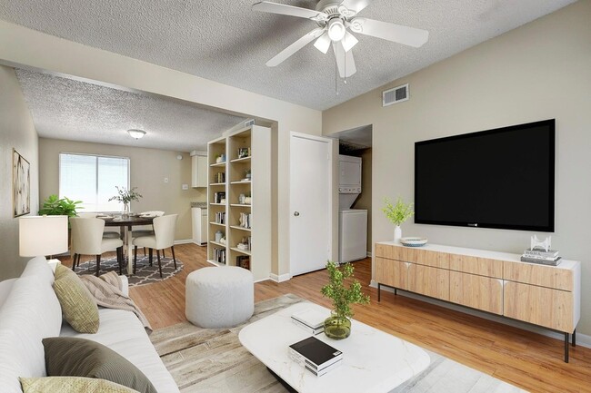 Building Photo - 2408 Longview St Unit 211