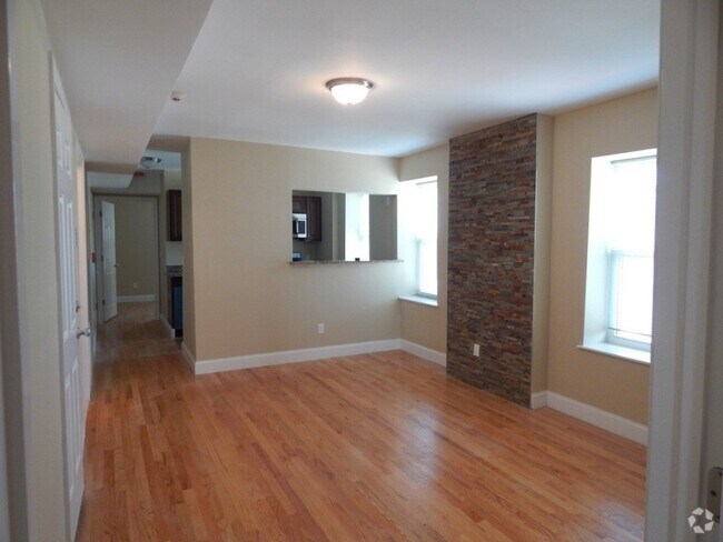 Building Photo - 28 Chelsea St Unit 3 Rental