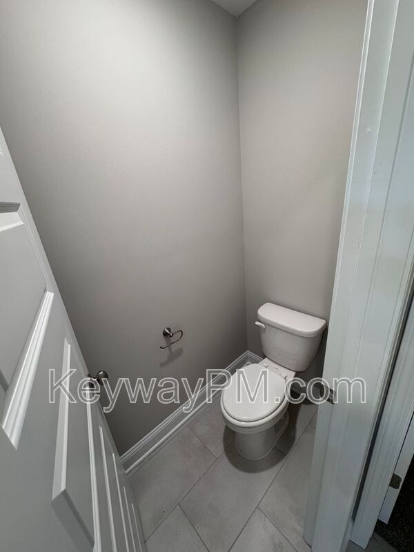 Photo - 2062 Denmark Ave SE