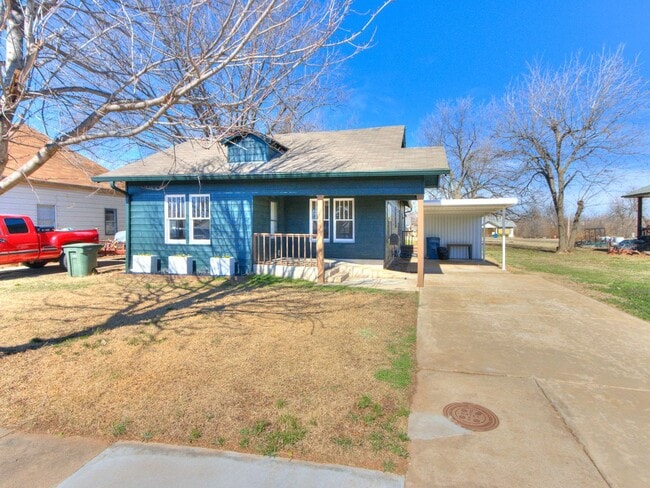 Building Photo - Renovated 3-bedroom, 2-bath home located in the heart of Edmond!