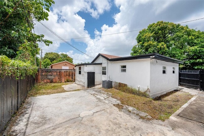Photo - 9050 NW 31st Ave Unit 3