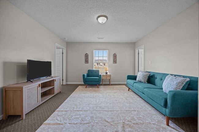 21 Collins Dr