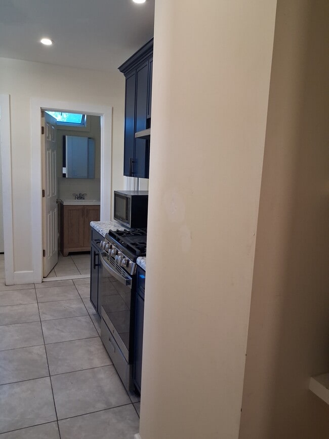 980 18th Ave Unit 1st Floor
