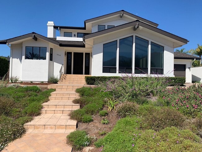 Building Photo - Impeccable Two-Story Home with Stunning Mountain Views & Modern Upgrades