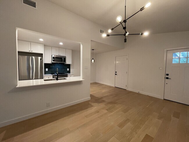 Photo - 9908 Brasher Dr Unit B