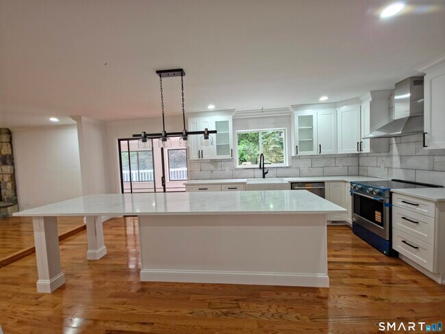 Photo - 7 Glenview Dr