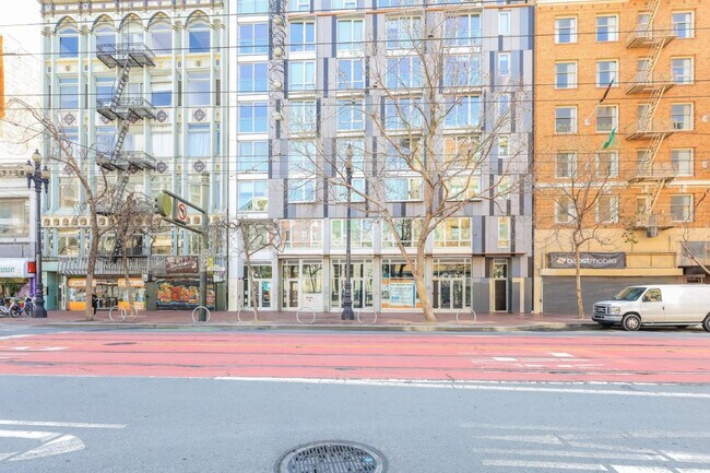 Photo - 1075 Market St