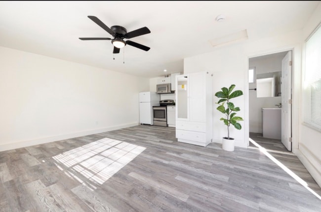 Photo - 4344 Keeler Ave