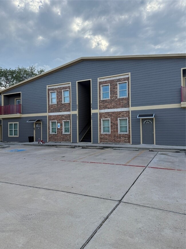 Photo - 716 Kolb Rd