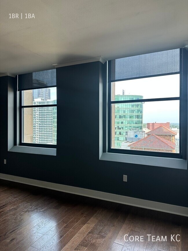 Photo - 106 W 14th St Unidad 1407