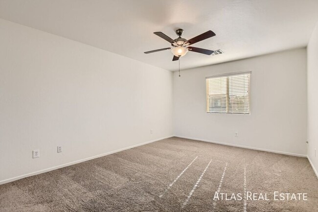 Photo - 2692 Niddrie Ave