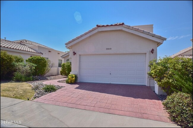 Photo - 1560 Via Appia St