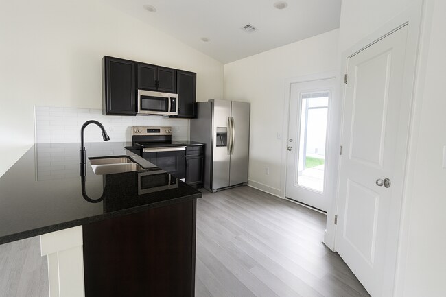 Photo - 5140/42 Chase Cir Unit 5140 Chase