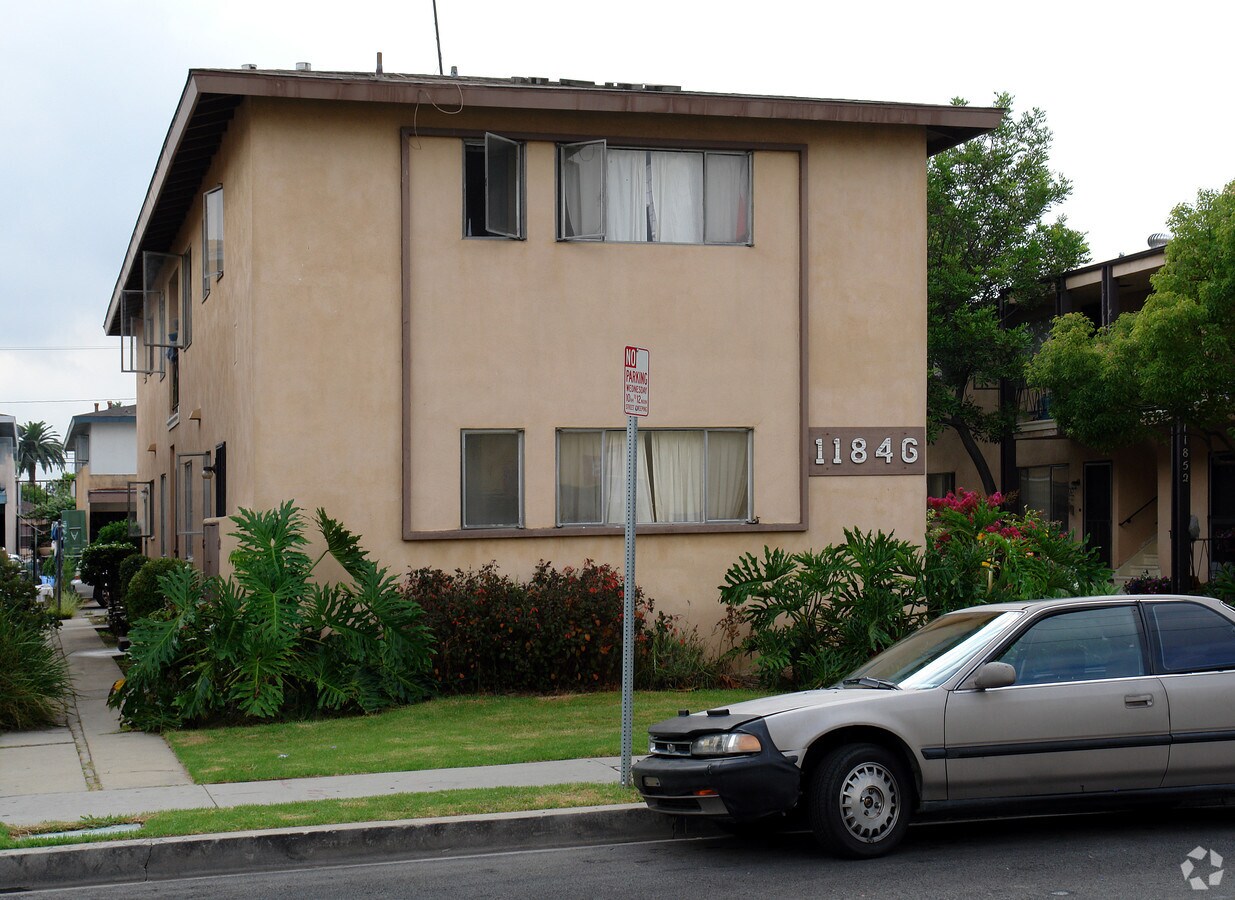 Photo - 11846 Eucalyptus Ave