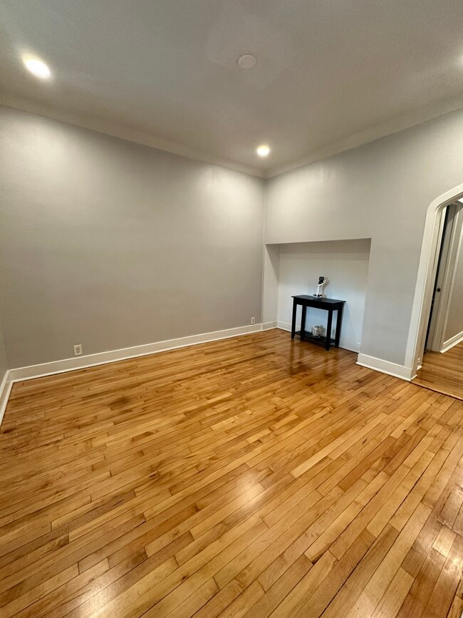 Photo - 3255 N Kenneth Ave