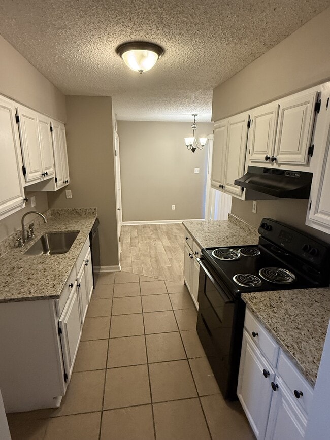 Photo - 855 Charter Oak Dr