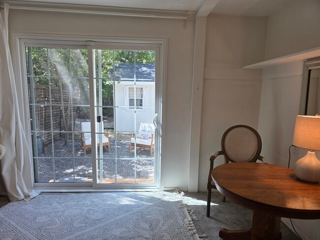 Photo - 2014 Hatch Rd Unit Studio