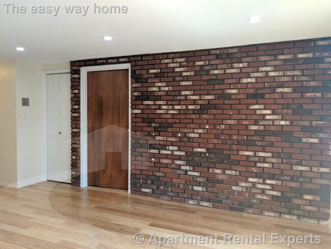 Photo - 102 Alpine St Unidad #3