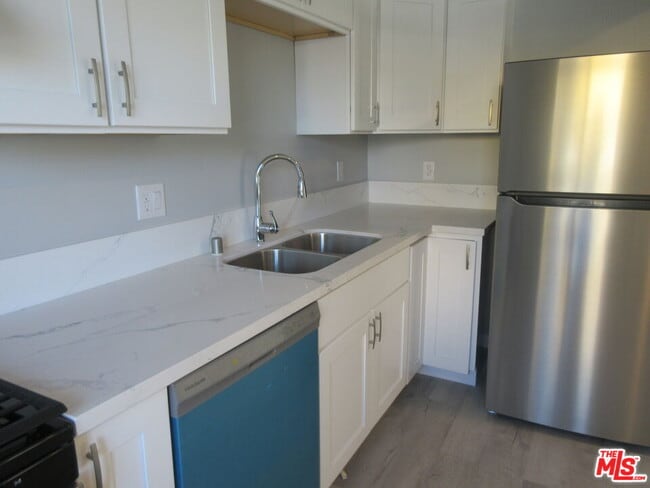 Photo - 1246 W 144th St