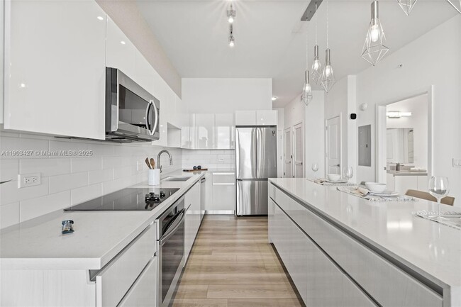 Photo - 101 Diplomat Pkwy Unit 1405