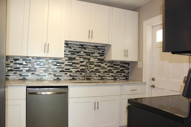 Photo - 1416 N Adams St