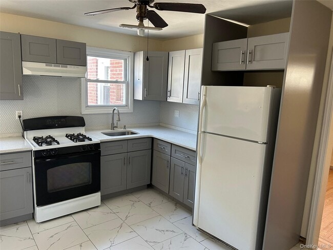 Photo - 1086 Tulip Ave