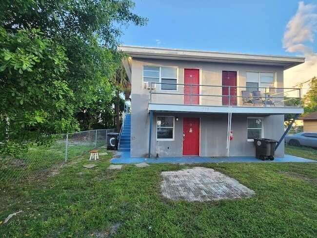 Building Photo - 723 22nd St Rental