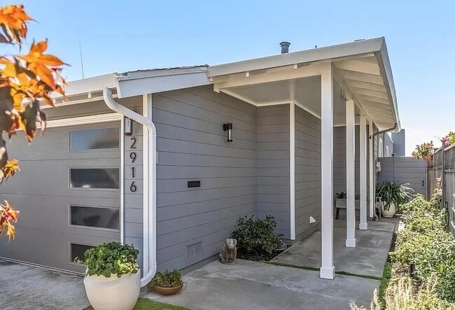 Photo - 2916 Bayview Dr