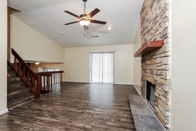 Photo - 496 Jaywood Dr