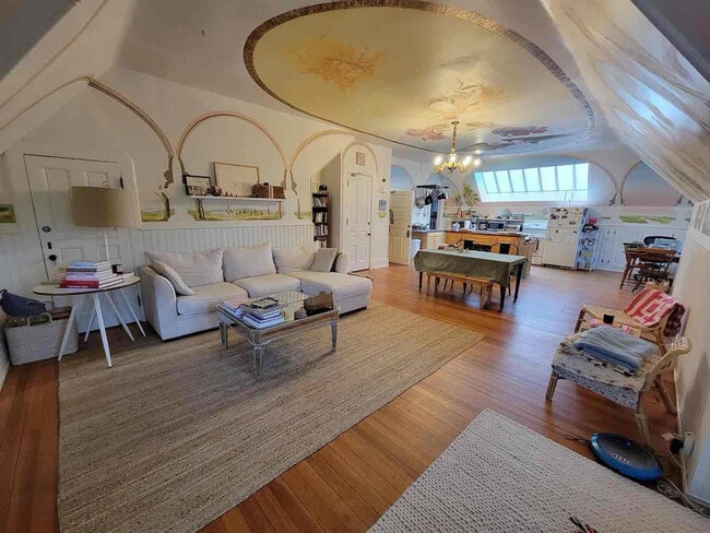 Photo - 1818 La Salle Ave Unit 6