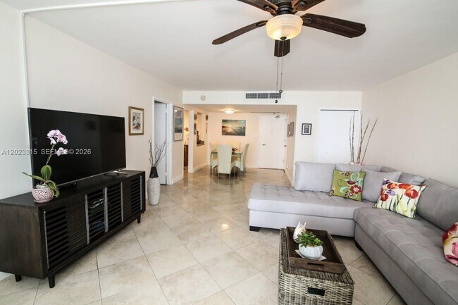 Photo - 5151 Collins Ave Unit 827