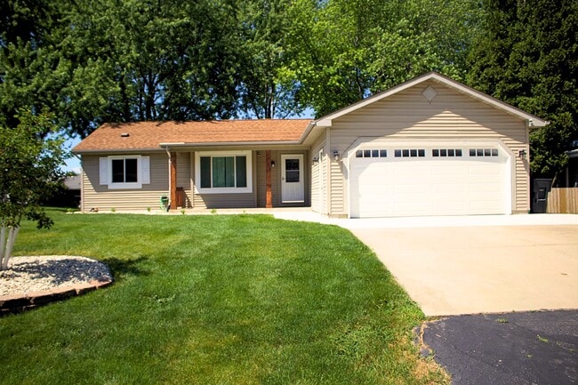 Building Photo - 2812 Stonebridge Dr Rental