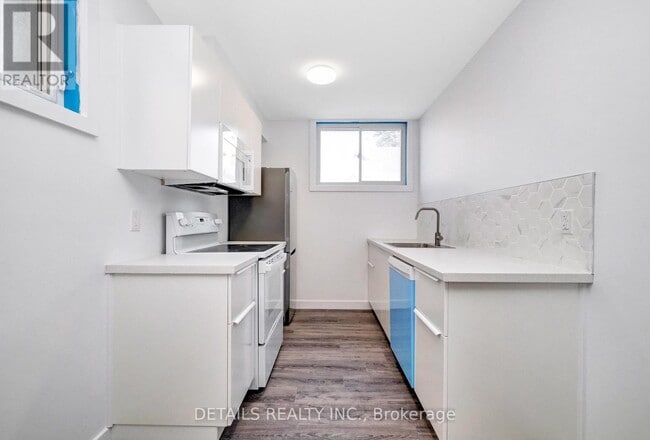 Photo - 828B Maplewood Ave