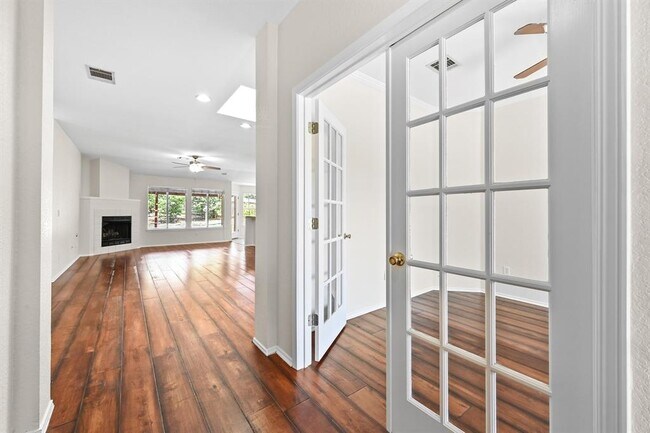 Photo - 9028 Heiden Lane