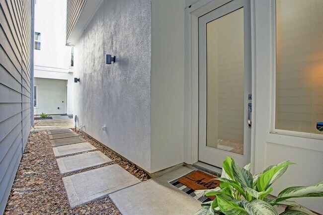 Photo - 808 Fisher St