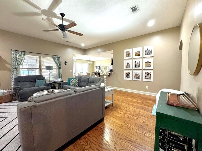 Photo - 61 Boulder Dr