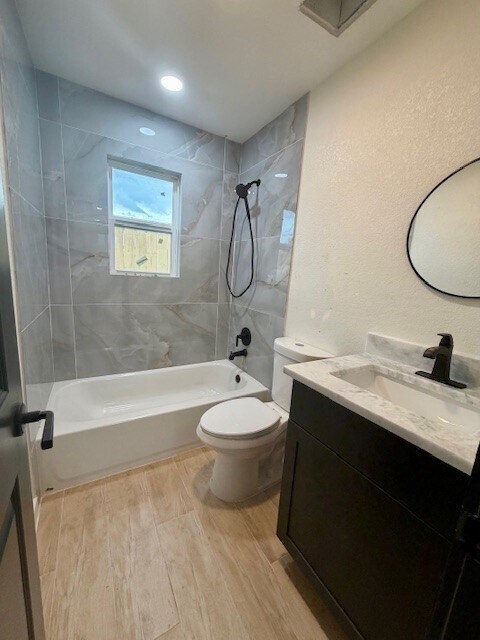 Photo - 206 E 33rd St Unidad 8